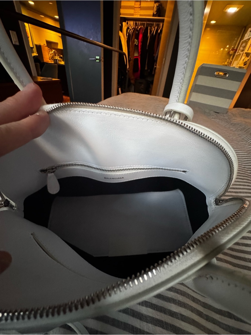 Balenciaga Ville Small Top Handle White Leather Bag - Picture 5 of 14